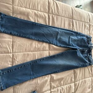 Abercrombie and Finch ultra high rise super skinny jeans. Size 4 regular/27.